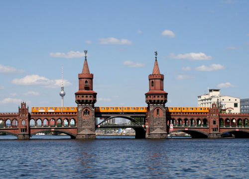 Oberbaumbrücke_mit_U-Bahn_1024