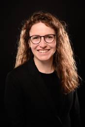 RO bio photograph_1