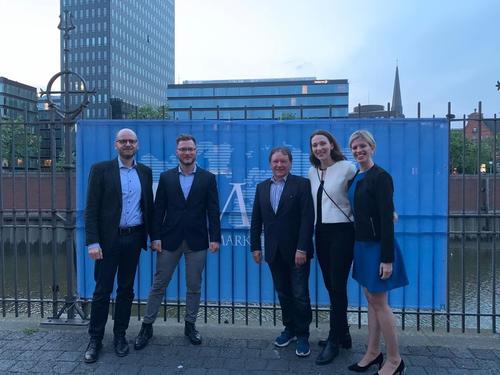 Prof. Dr. Sascha Raithel, Dr. Alexander Mafael, Prof. Dr. Michael Kleinaltenkamp, Katharina Prohl und Dr. Sabrina Gottschalk auf der EMAC 2019 in Hamburg