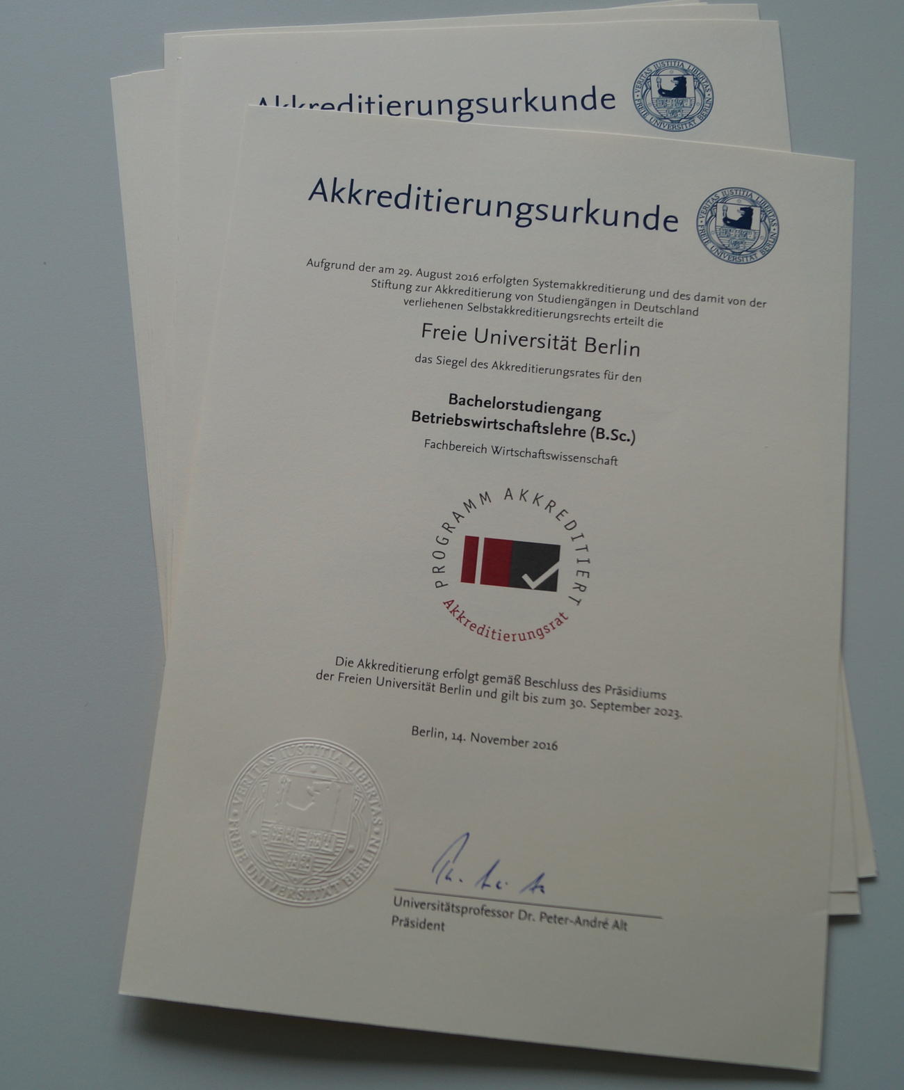 Akkreditierungsurkunde_B.Sc. BWL_regulär